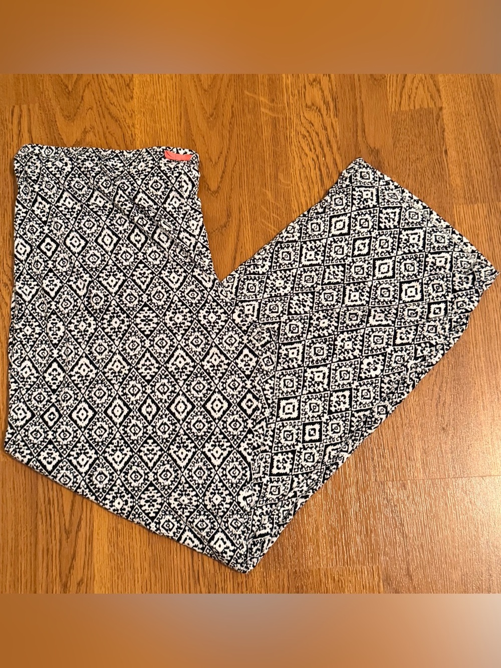 Ellen Tracy Soft Pajama Lounge Sleep Capri Pants ~Black White Geo~ LG ~ EUC